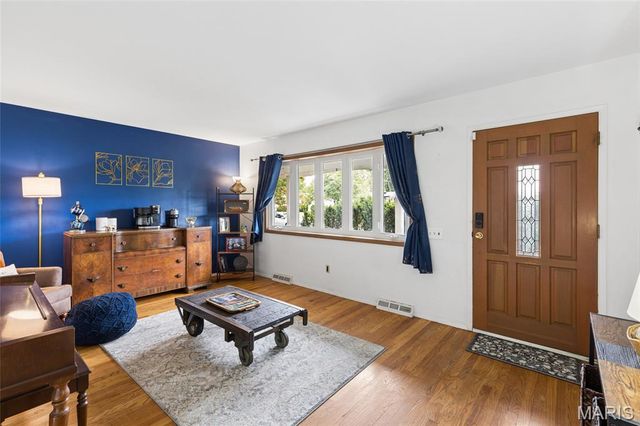 1345 Bobolink Drive, Florissant, MO 63031