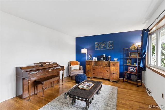 1345 Bobolink Drive, Florissant, MO 63031