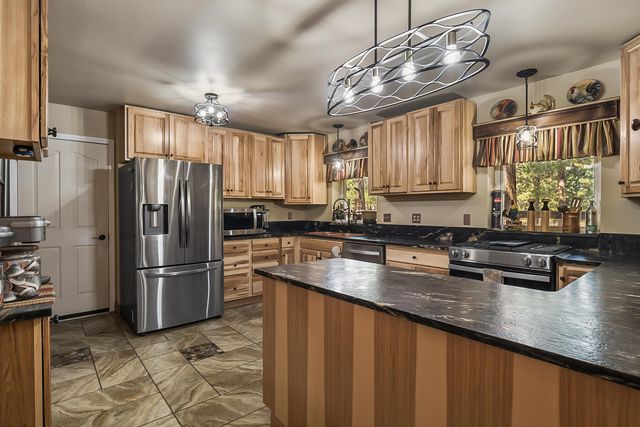 15730 Jackpine Road, La Pine, OR 97739