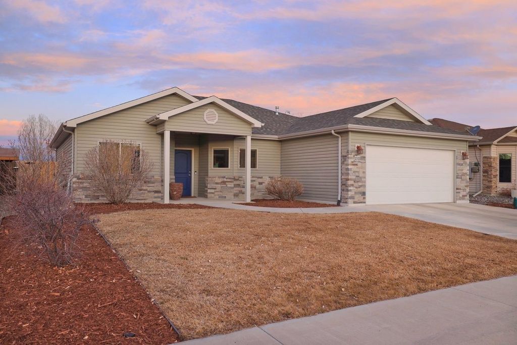 1311 Cement Creek Avenue, Montrose, CO 81401