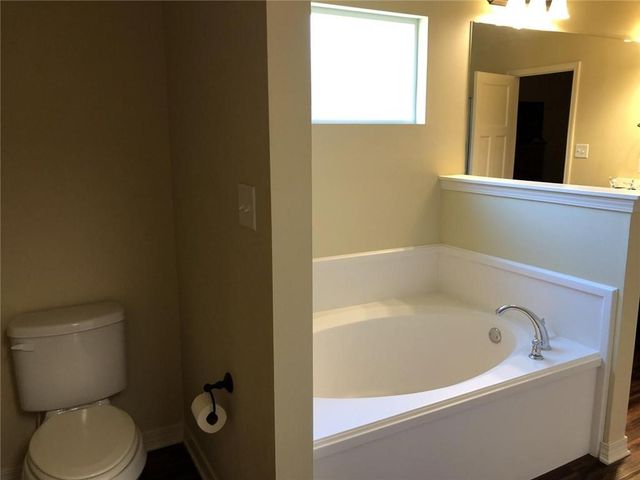 7942 Park Place Drive S, Mobile, AL 36608