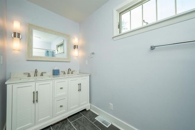 822 7th Street, Ames, IA 50010