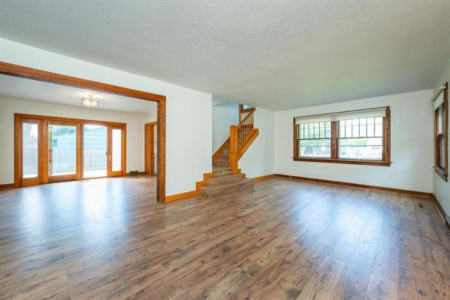 822 7th Street, Ames, IA 50010