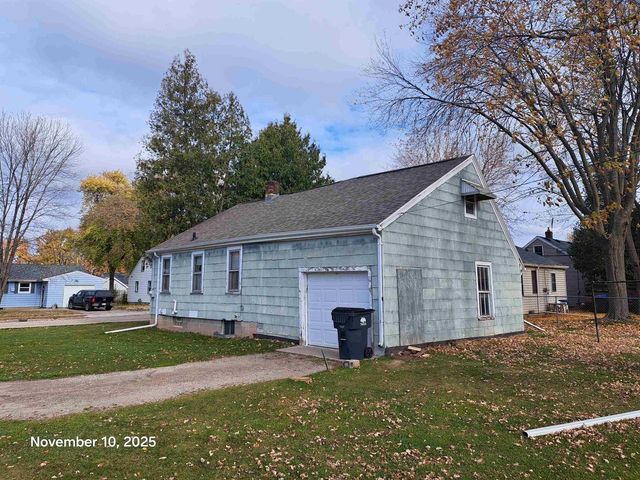 652 MCKINLEY STREET, Neenah, WI 54956