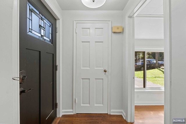 7 East Walnut Street, Teaneck, NJ 07666
