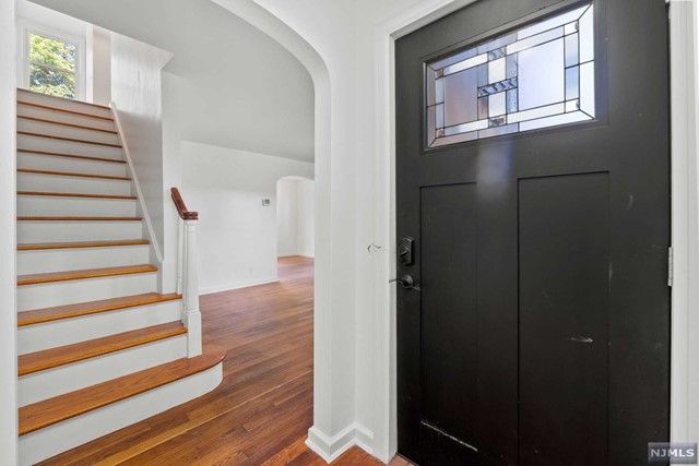7 East Walnut Street, Teaneck, NJ 07666