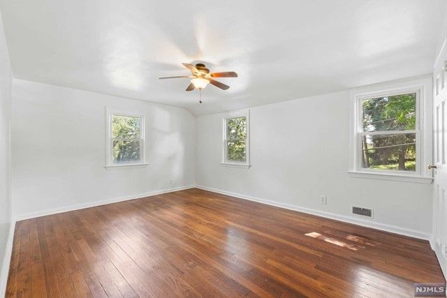 7 East Walnut Street, Teaneck, NJ 07666