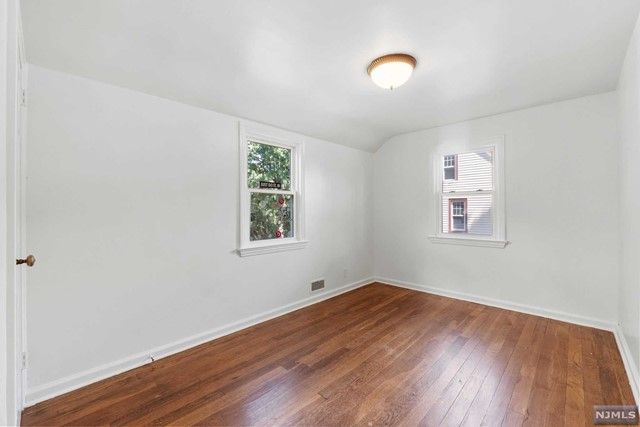 7 East Walnut Street, Teaneck, NJ 07666