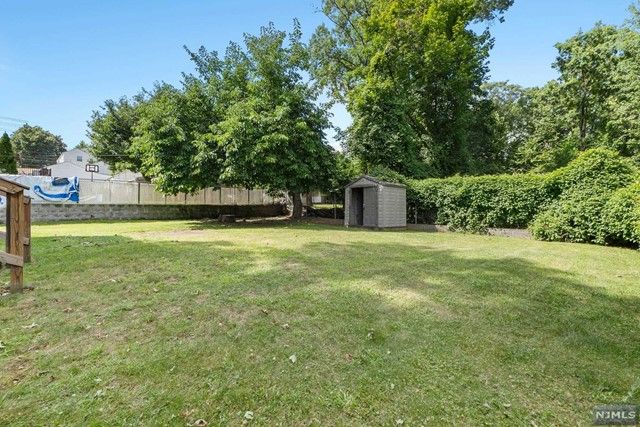7 East Walnut Street, Teaneck, NJ 07666