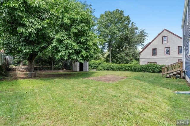 7 East Walnut Street, Teaneck, NJ 07666