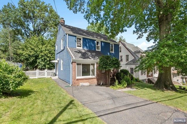 7 East Walnut Street, Teaneck, NJ 07666