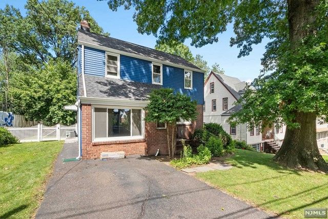 7 East Walnut Street, Teaneck, NJ 07666