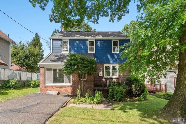 7 East Walnut Street, Teaneck, NJ 07666