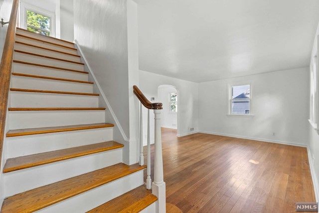 7 East Walnut Street, Teaneck, NJ 07666