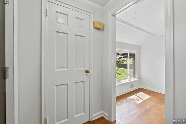 7 East Walnut Street, Teaneck, NJ 07666