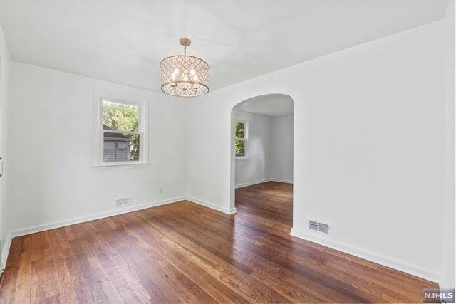 7 East Walnut Street, Teaneck, NJ 07666