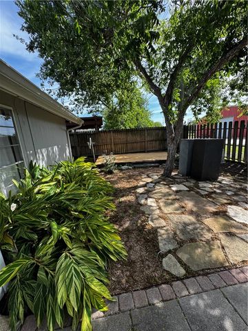 2525 Quebec Dr, Corpus Christi, TX 78414