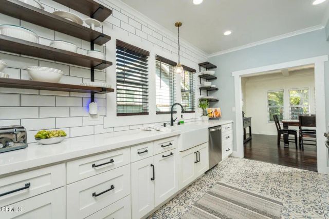 1955 N Los Robles Avenue, Pasadena, CA 91104