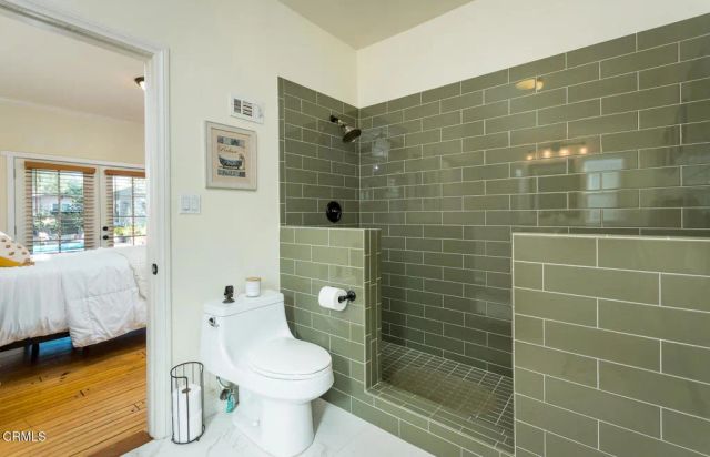 1955 N Los Robles Avenue, Pasadena, CA 91104