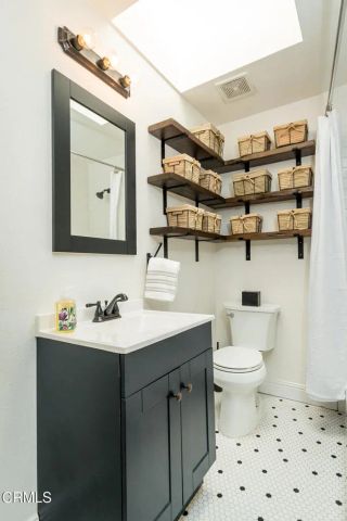 1955 N Los Robles Avenue, Pasadena, CA 91104