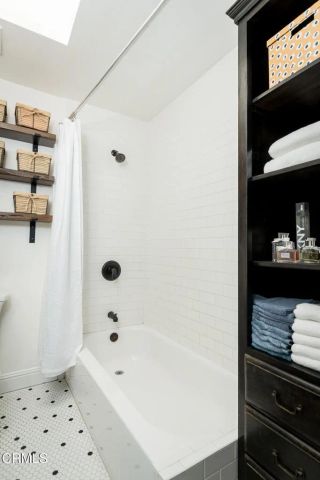 1955 N Los Robles Avenue, Pasadena, CA 91104