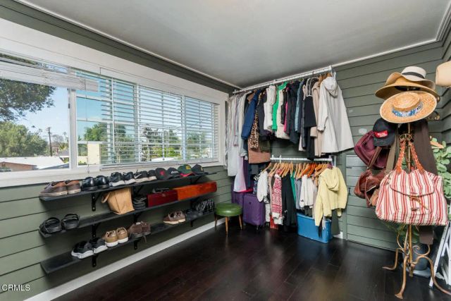 1955 N Los Robles Avenue, Pasadena, CA 91104