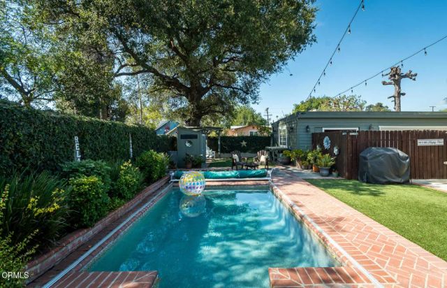 1955 N Los Robles Avenue, Pasadena, CA 91104