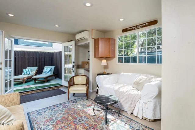 1955 N Los Robles Avenue, Pasadena, CA 91104