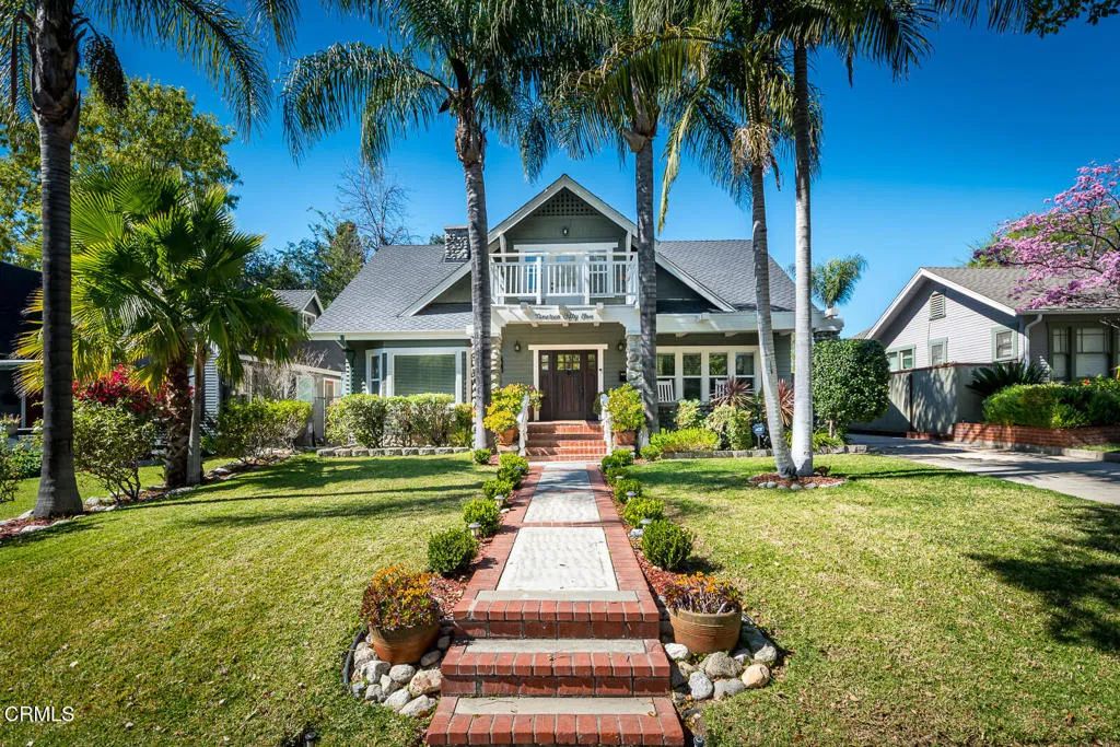 1955 N Los Robles Avenue, Pasadena, CA 91104