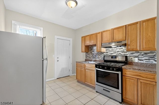 28 11Th Ave, East Orange City, NJ 07018