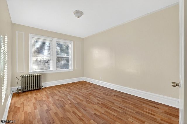 28 11Th Ave, East Orange City, NJ 07018