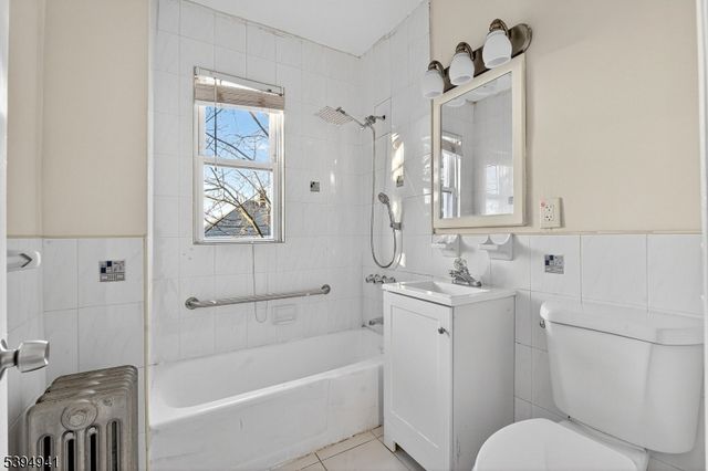 28 11Th Ave, East Orange City, NJ 07018