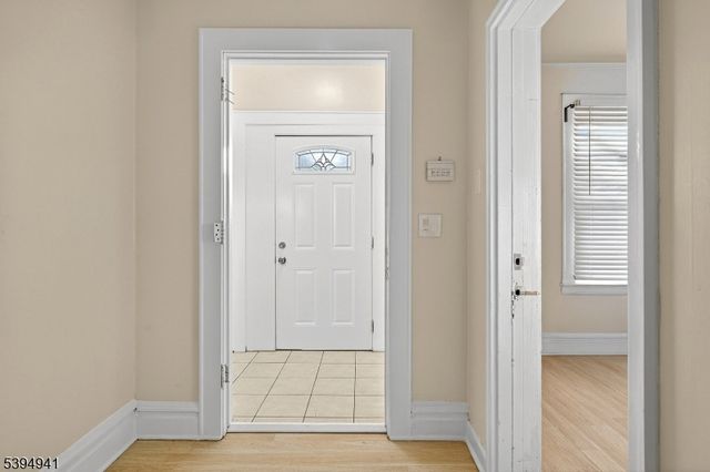 28 11Th Ave, East Orange City, NJ 07018