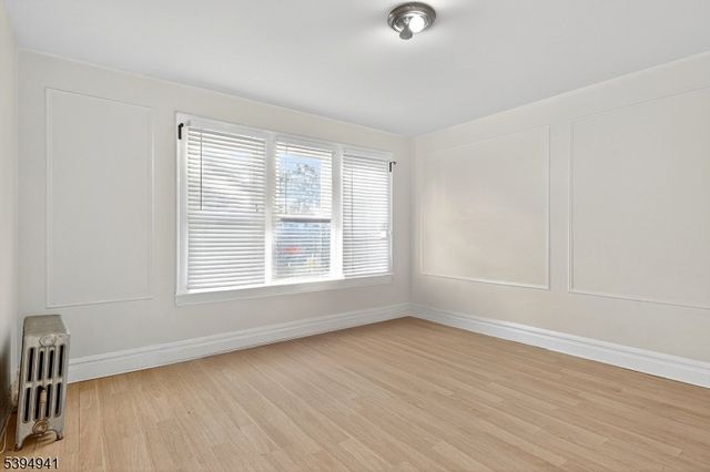 28 11Th Ave, East Orange City, NJ 07018