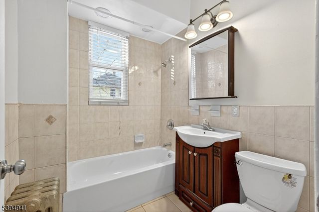 28 11Th Ave, East Orange City, NJ 07018