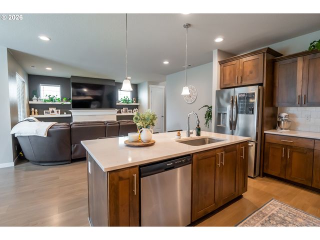 2451 W 9TH Ave, Junction City, OR 97448
