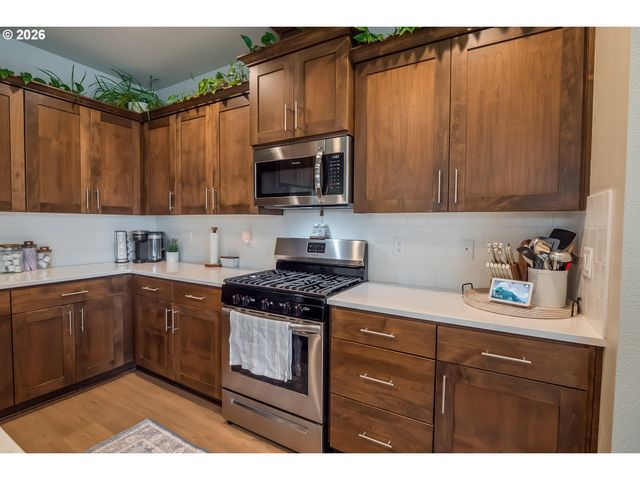 2451 W 9TH Ave, Junction City, OR 97448