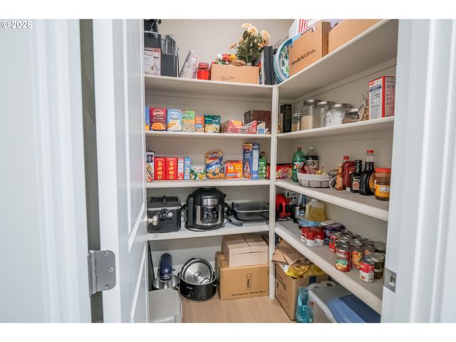 2451 W 9TH Ave, Junction City, OR 97448