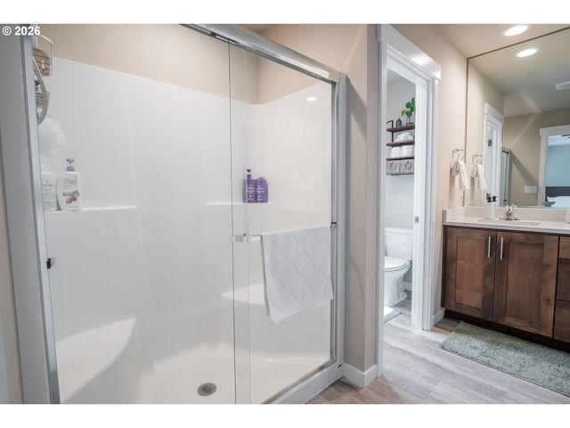 2451 W 9TH Ave, Junction City, OR 97448