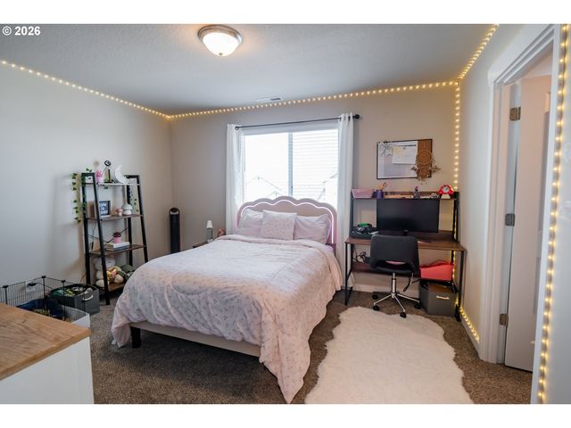 2451 W 9TH Ave, Junction City, OR 97448
