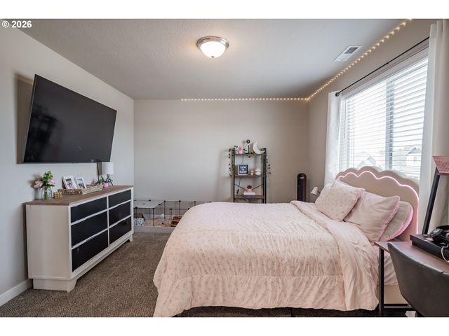 2451 W 9TH Ave, Junction City, OR 97448