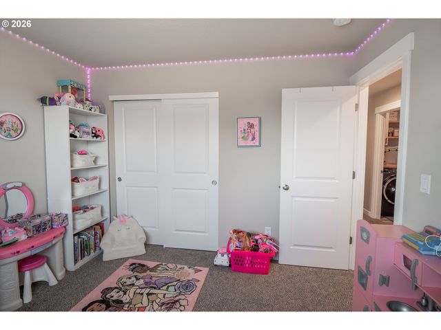 2451 W 9TH Ave, Junction City, OR 97448
