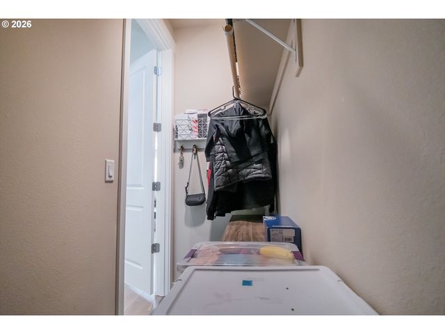 2451 W 9TH Ave, Junction City, OR 97448