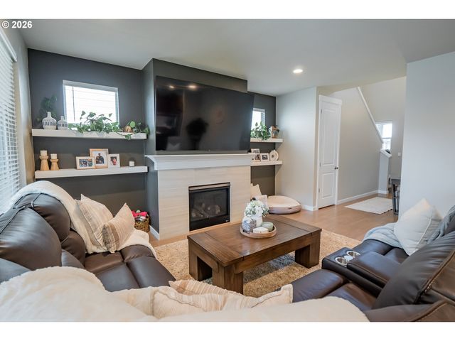 2451 W 9TH Ave, Junction City, OR 97448
