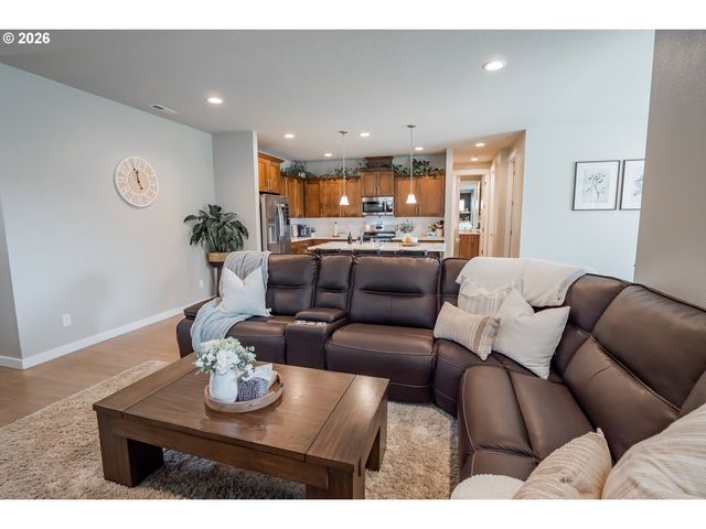 2451 W 9TH Ave, Junction City, OR 97448