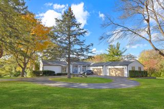 23400 W Cattail Lane, Barrington, IL 60010