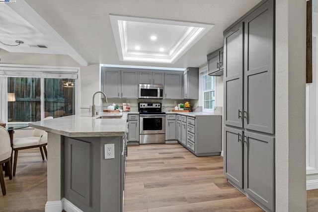 1410 Groth Cir, Pleasanton, CA 94566