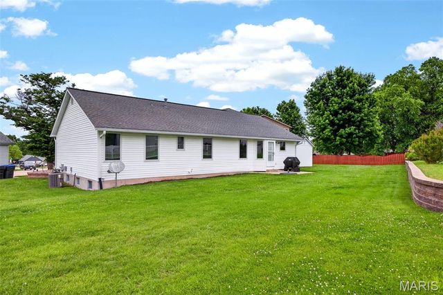 15 Covered Wagon Trail Court, St Peters, MO 63376