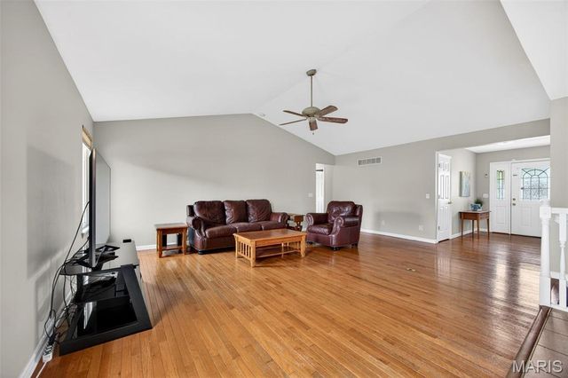 15 Covered Wagon Trail Court, St Peters, MO 63376