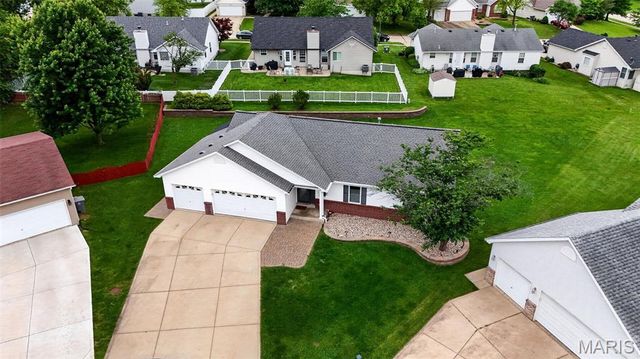 15 Covered Wagon Trail Court, St Peters, MO 63376